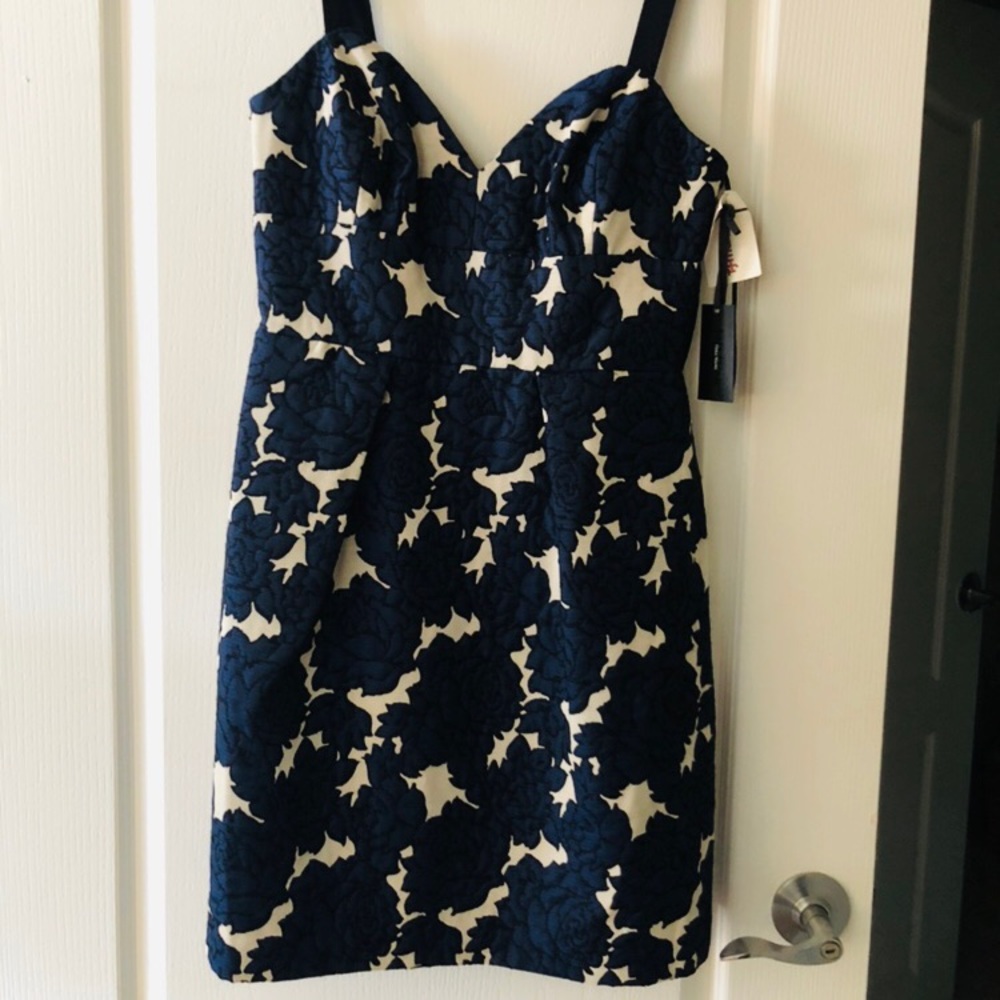 Vera Wang Floral Jaquard Dress size 10